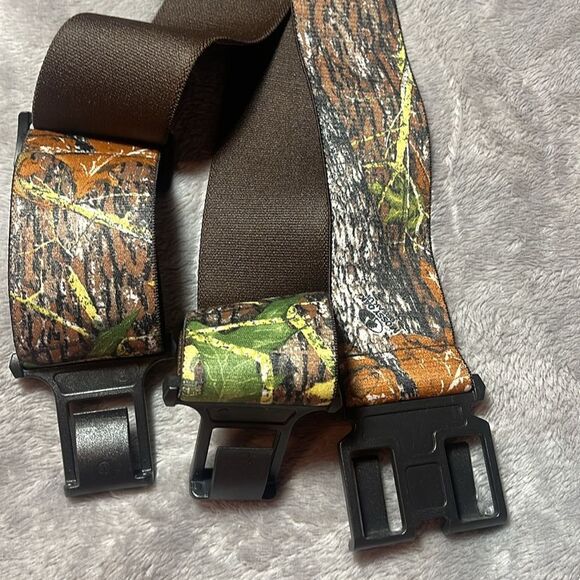 Perry adult camo suspenders - Picture 3 of 7
